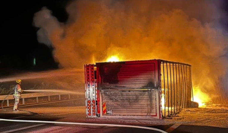 TIR KAZASI YANGINA SEBEP OLDU