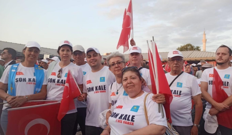 SON KALE MİTİNGİNDE KARESİ COŞKUSU