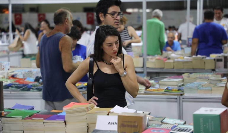 7. EDREMİT KİTAP FUARI’NDA BEŞİNCİ GÜN COŞKUSU