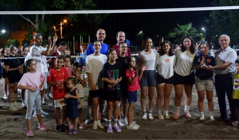 30 AĞUSTOS HEYECANI PLAJ VOLEYBOLUNDA DORUĞA ÇIKTI