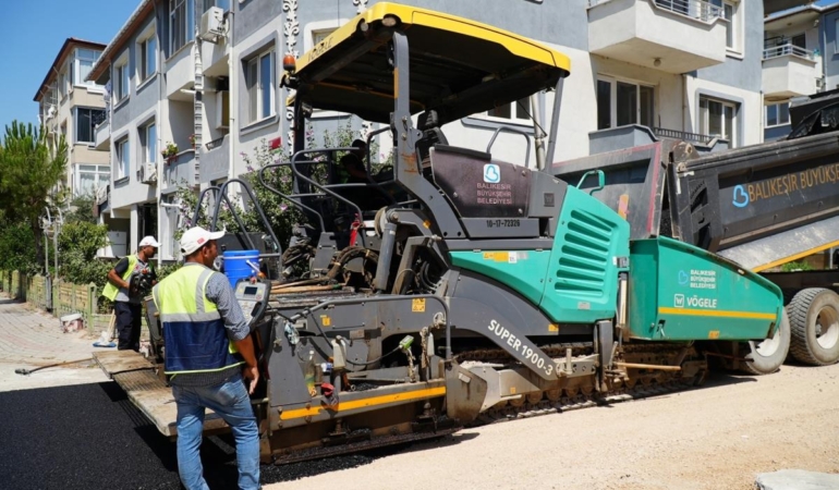 BAŞKAN AKIN VATANDAŞIN YOL ÇİLESİNİ BİTİRİYOR