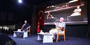 7. EDREMİT KİTAP FUARI’NDA KÜLTÜR VE EDEBİYAT RÜZGÂRI (8)