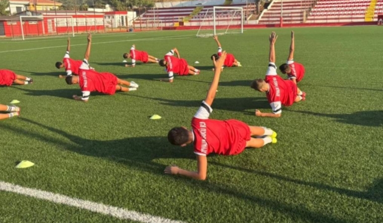 AYVALIKGÜCÜ GENÇLERİYLE FORM TUTUYOR!