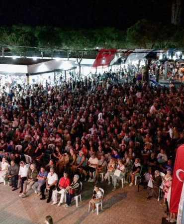 Altınova'nın Cazibe Merkezi Sahil Gece Pazarı Yeni Yüzüyle Açıldı-8