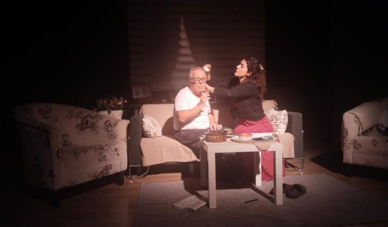 AYVALIK BELEDİYE TİYATROSU EĞİTİME DESTEK İÇİN PERDE AÇIYOR