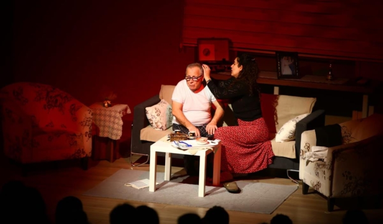 AYVALIK BELEDİYE TİYATROSU EĞİTİME DESTEK İÇİN PERDE AÇIYOR