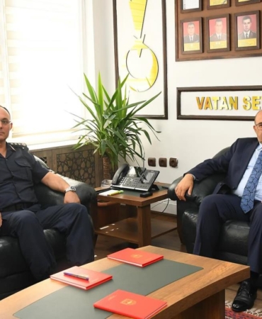 VALİ USTAOĞLU’NDAN KOMUTAN ÖZER’E ZİYARET (4)