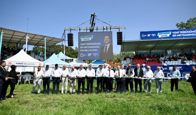 65. GELENEKSEL KURTDERELİ MEHMET PEHLİVAN YAĞLI GÜREŞLERİ COŞKUYLA BAŞLADI