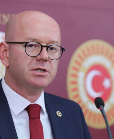 serkan-sari-kimdir-chp-milletvekili-serkan-sarinin-kariyeri-ve-siyasi-hayati