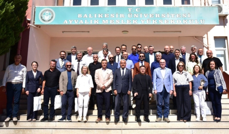 BAÜN’DEN AYVALIK’TA ZİRVE