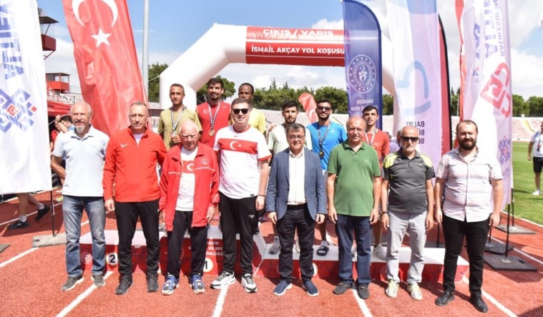 17. İSMAİL AKÇAY YOL KOŞUSU COŞKUYLA GERÇEKLEŞTİRİLDİ