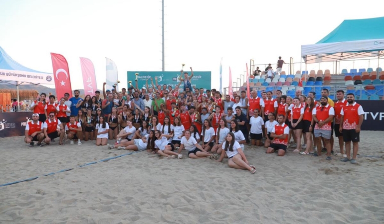 BURHANİYE’DE RENKLİ FİNAL!