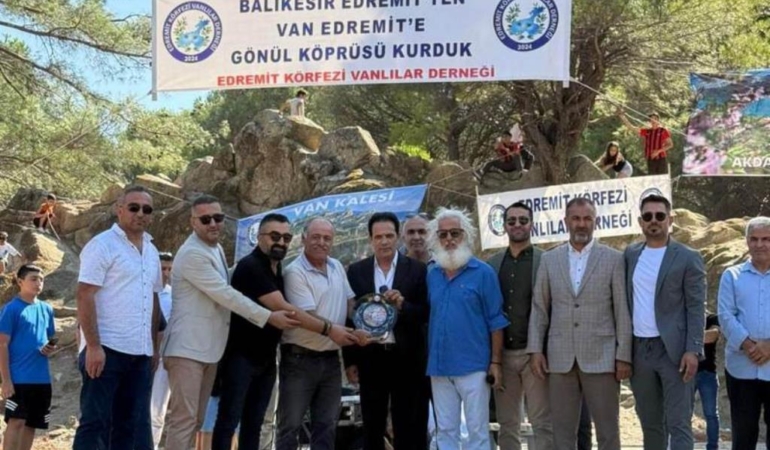 VANLILAR EDREMİT’TE GÖNÜL KÖPRÜSÜ KURDU