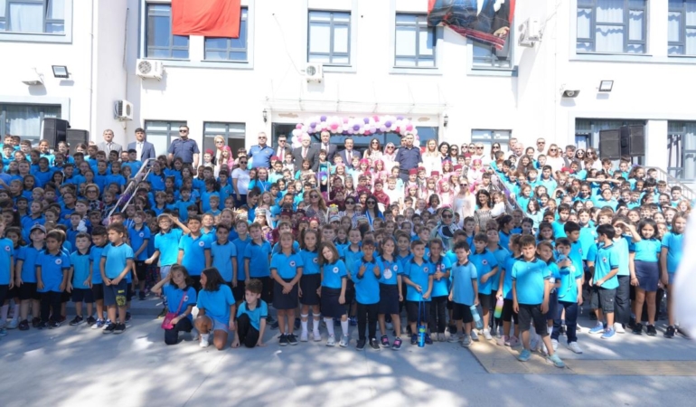 Burhaniye’de İlköğretim Haftası