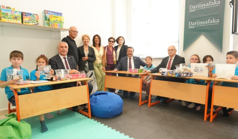 Burhaniye’de İlköğretim Haftası Coşkusu