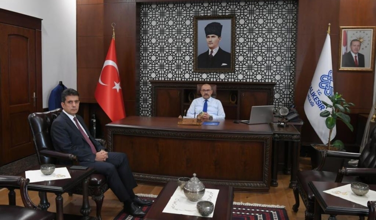 BALIKESİR İL EMNİYET MÜDÜRÜNDEN İLK RESMİ ZİYARET VALİ USTAOĞLU’NA