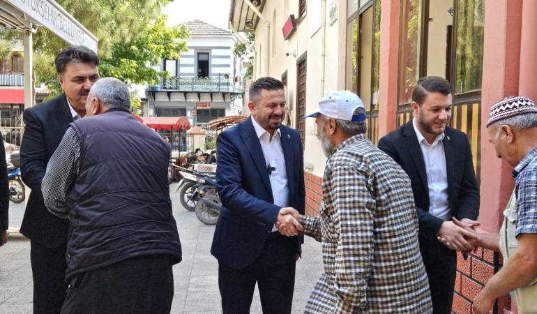 ESNAFLA KUCAKLAŞTI, VATANDAŞLA BULUŞTU