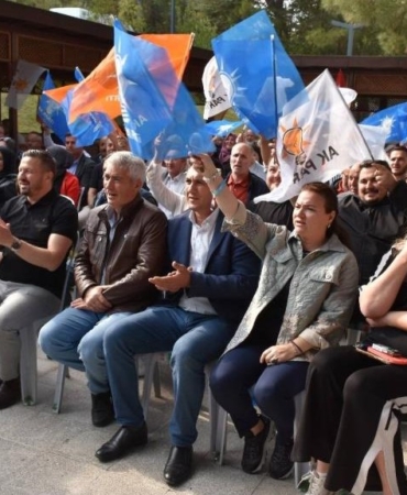 AK PARTİ ALTIEYLÜL’DEN YAZA VEDA PİKNİĞİ (1)