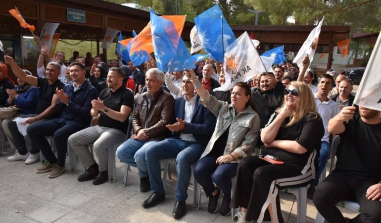 AK PARTİ ALTIEYLÜL’DEN YAZA VEDA PİKNİĞİ