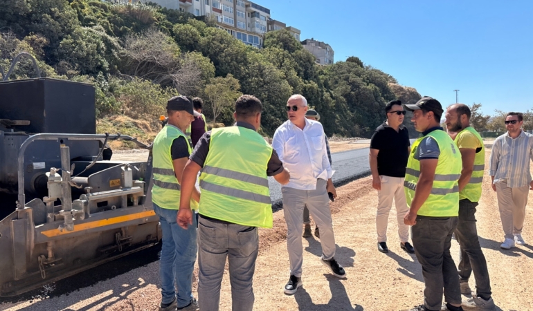 Büyükşehir, yıllardır hizmet bekleyen yolları asfaltla buluşturuyor