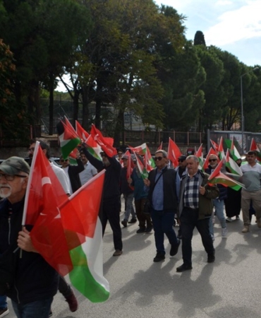 ++ 2 AYVALIK’TA ÖZGÜR FİLİSTİN İÇİN YÜRÜDÜLER_11_16x9