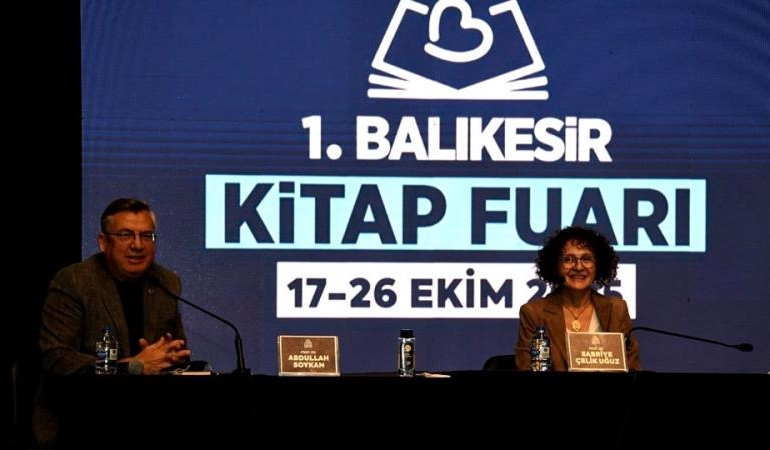 1.BALIKESİR KİTAP FUARI YAZARLARI OKUYUCULARIYLA BULUŞTURMAYA DEVAM EDİYOR