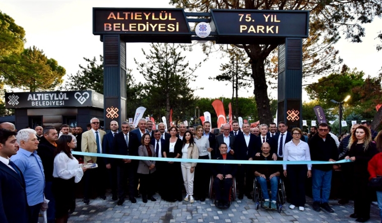ALTIEYLÜL 75. YIL PARKI KAPILARINI AÇTI