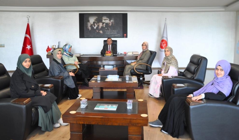 GENÇLER İLE İL MÜFTÜSÜ BULUŞTU