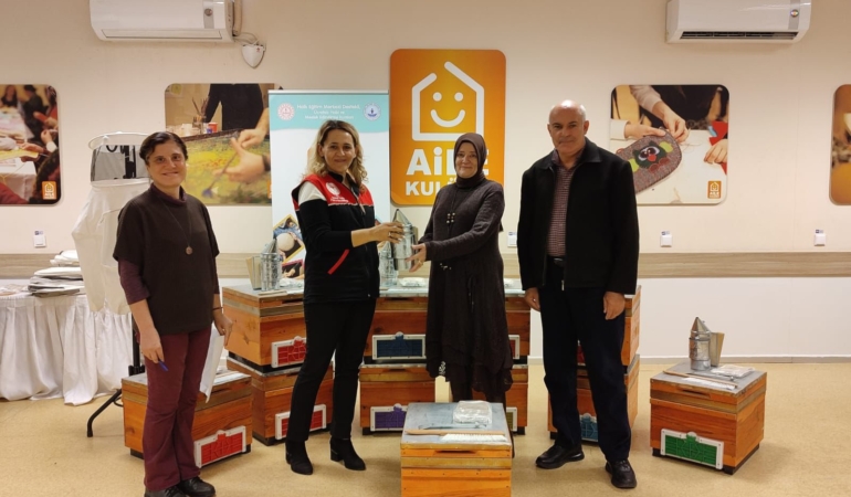 ARICILIK KURSU BAŞARIYLA TAMAMLANDI