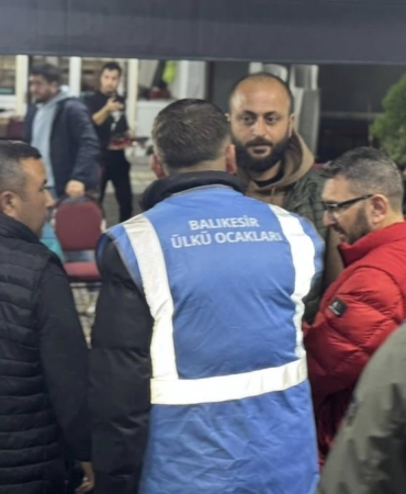 BALIKESİR ÜLKÜ OCAKLARI AFETZEDELERİN YANINDA (2)