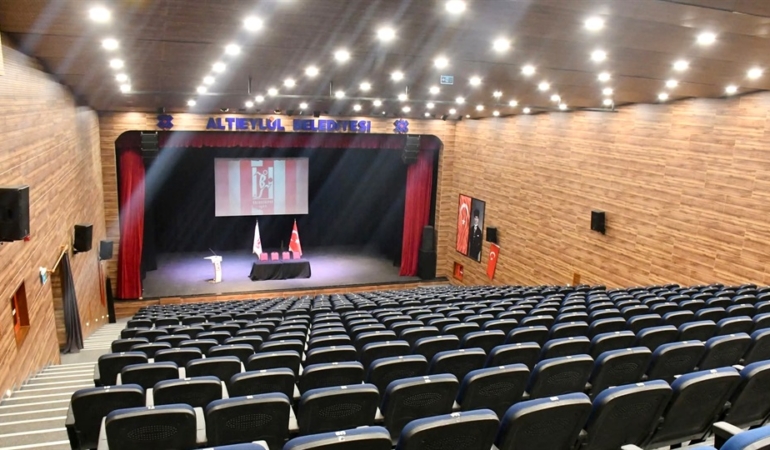 BALIKESİRSPOR’DA BELİRSİZLİK SÜRÜYOR!