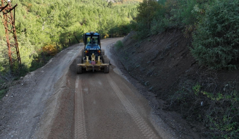 BÜYÜKŞEHİR KIRSAL MAHALLE YOLLARINI ASFALTA KAVUŞTURUYOR