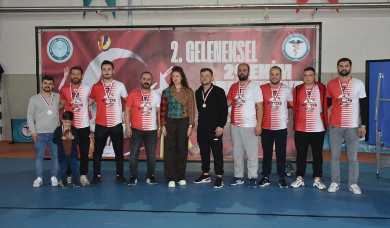 CUMHURİYET KUPASI’NDA İVRİNDİ SPOR CAMİASI BULUŞTU