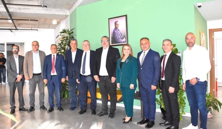 ++ 7 EDREMİT HEYETİ KKTC'NİN 42. KURULUŞ YILDÖNÜMÜ KUTLAMALARINA KATILDI_9_16x9