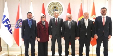 BALIKESİR HEYETİ İÇİŞLERİ BAKANI ALİ YERLİKAYA'YI ZİYARET ETTİ