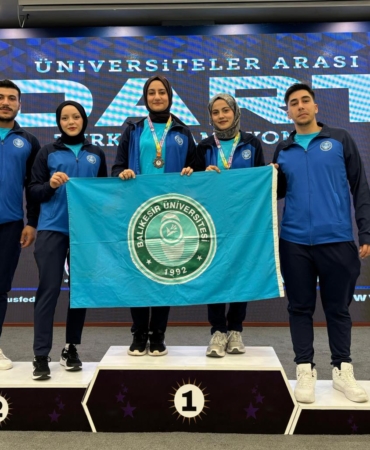 BAÜ DART TAKIMI BURDUR'DAN İKİ MADALYA İLE DÖNDÜ (1)