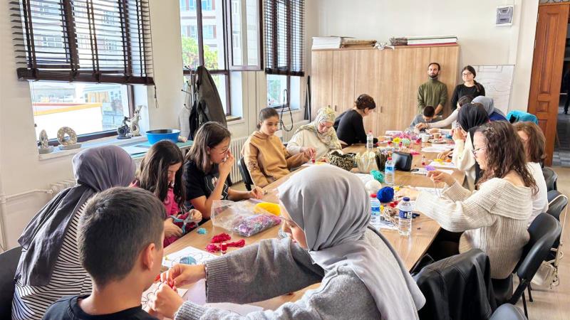 Büyükşehir özel gereksinimli bireyleri sanat çatısı altında buluşturuyor_10_16x9 (1)