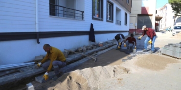 EDREMİT'TE YOL YENİLEME ÇALIŞMALARI HIZLA İLERLİYOR