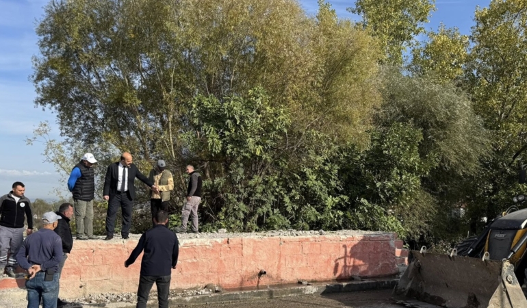 İVRİNDİ’DE RESTORASYON ÇALIŞMALARI YERİNDE İNCELENDİ