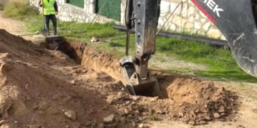 YİĞİTLER MAHALLESİ'NDE KANALİZASYON ŞEBEKESİ ALTYAPISI GENİŞLETİLİYOR (2)