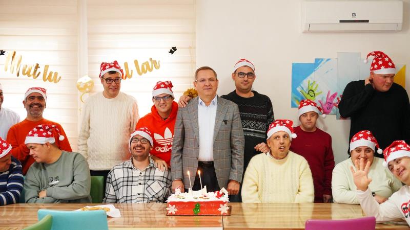 ++ 2 Biz hep yanınızdayız, Mutlu yıllar Özel ve Güzel Çocuklar!-16x9_008