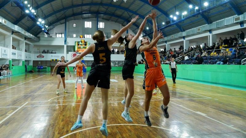 ++ 8 Gürespor evinde kazandı, liderliğini sürdürdü-16x9_077