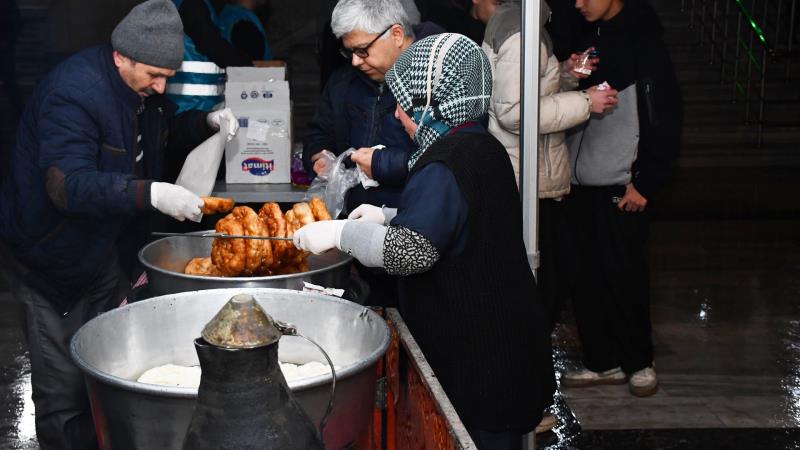 Balıkesir’de Regaip Kandili’nin manevi huzuru yaşatıldı