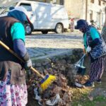 AYVALIK’TA PARK VE BAHÇELER EKİPLERİNDEN 7_24 YOĞUN MESAİ-16x9_011 (1)