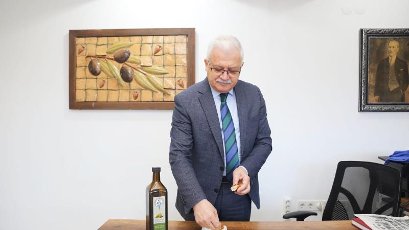 BURHANİYE BELEDİYESİ ZEYTİNYAĞLARI SATIŞA SUNULDU-16x9_109 (1)