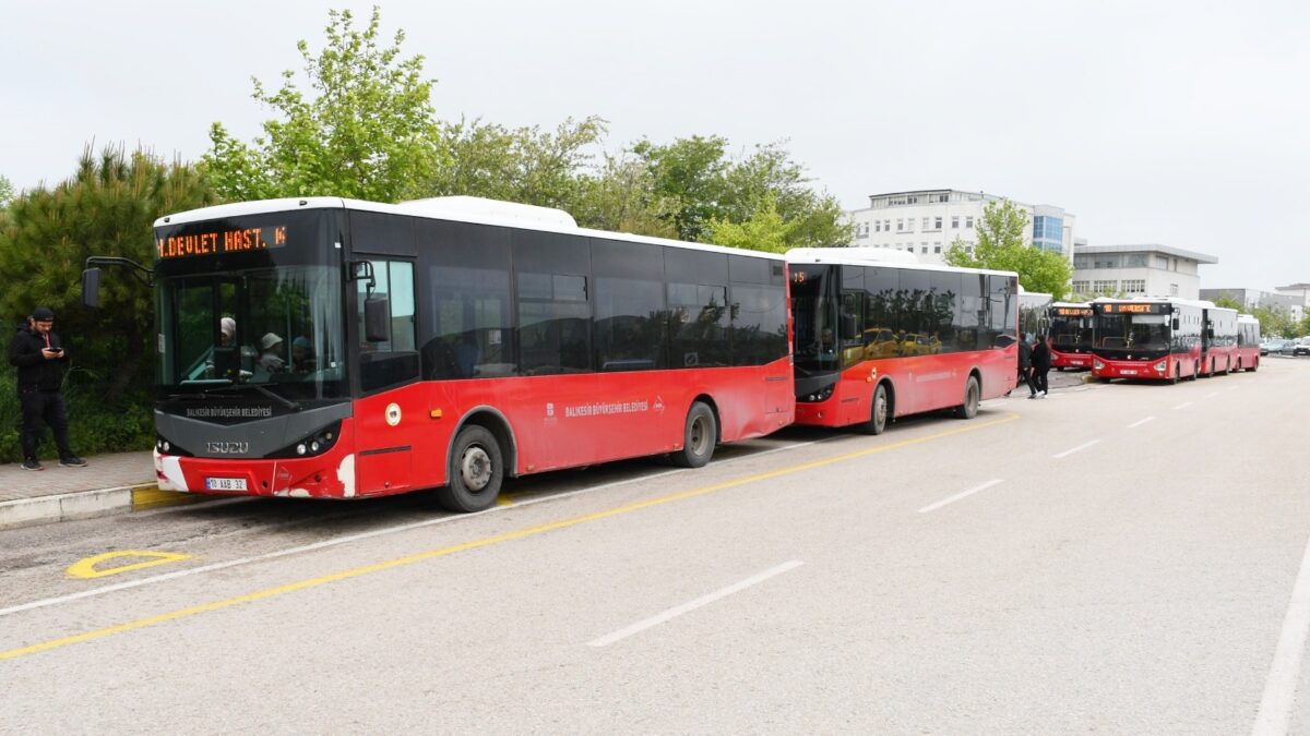 Büyükşehirden öğrencileri sevindiren ulaşım hizmeti-16x9_023 (4)