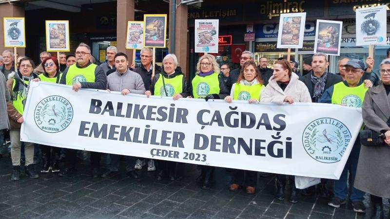 BALIKESİR’DE EMEKLİLERDEN TEPKİ!