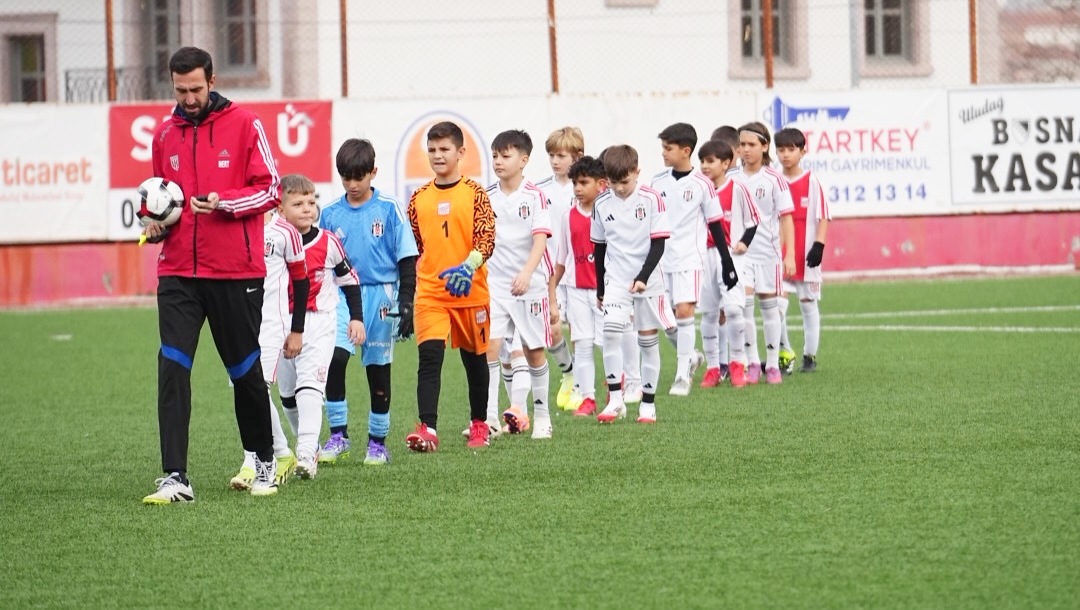 ++ 8 SPOR-SÖMESTR CUP-16x9_117