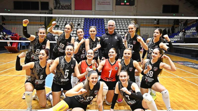 ZAFER AYVALIK GELİŞİM SPOR’UN (3)