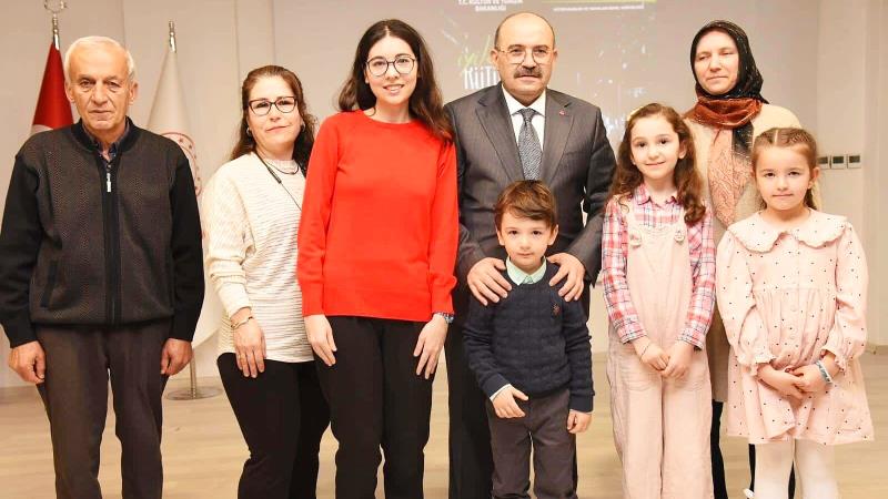 ++ 2 VALİ KÜTÜPHANE ETKİNLİK-16x9_098